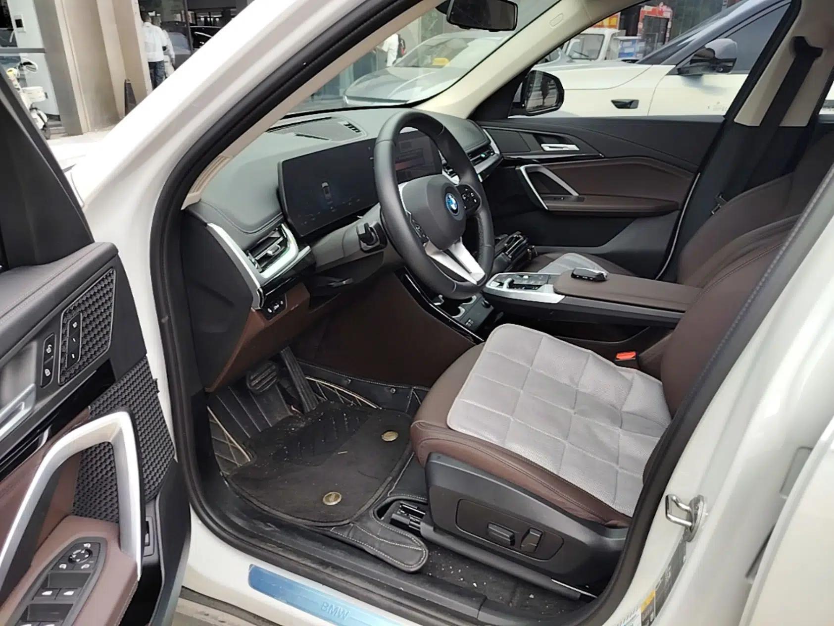 BMW iX1 2023 eDrive25L X Design Package — миниатюра 19