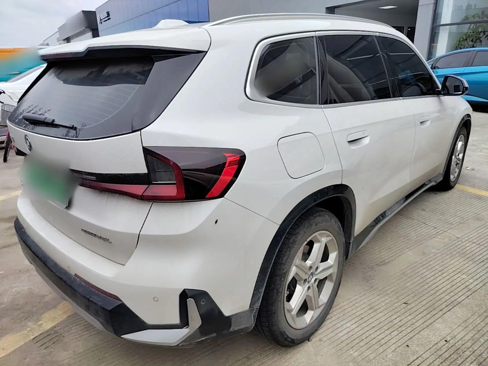 BMW iX1 2023 eDrive25L X Design Package — миниатюра 6
