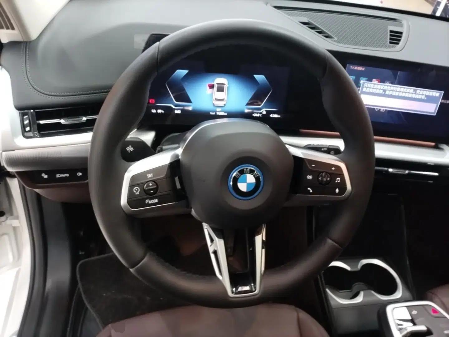 BMW iX1 2023 eDrive25L M Sport Package — миниатюра 14
