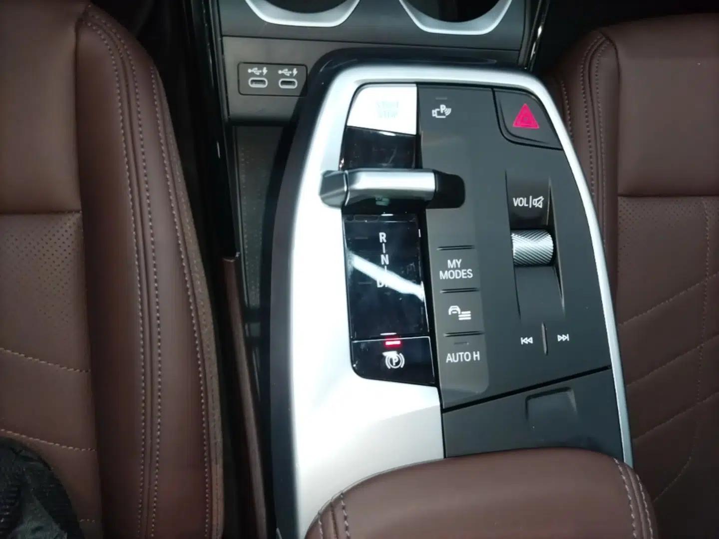 BMW iX1 2023 eDrive25L M Sport Package — миниатюра 17