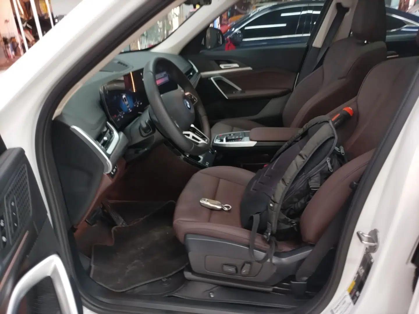 BMW iX1 2023 eDrive25L M Sport Package — миниатюра 18