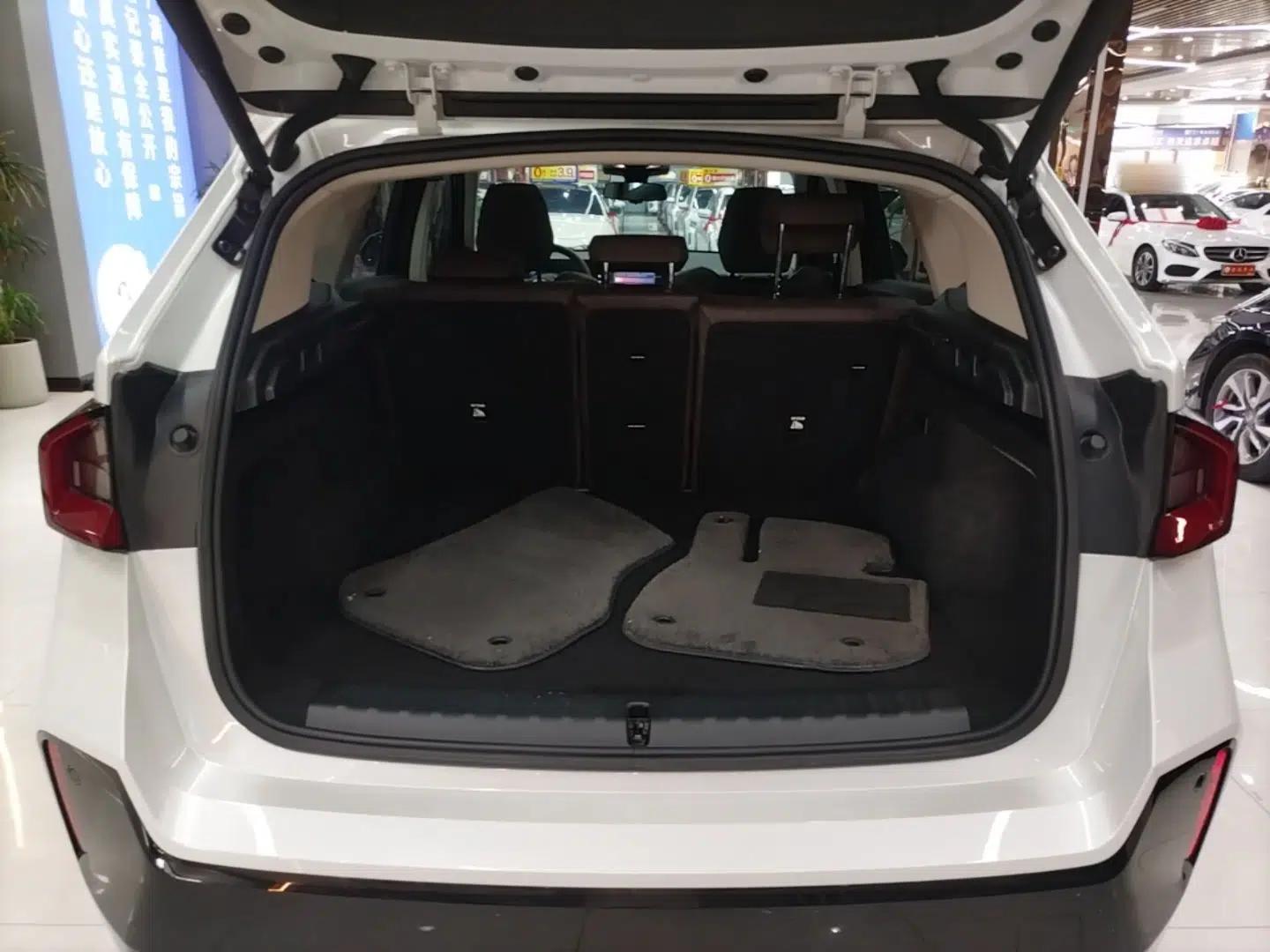 BMW iX1 2023 eDrive25L M Sport Package — миниатюра 22