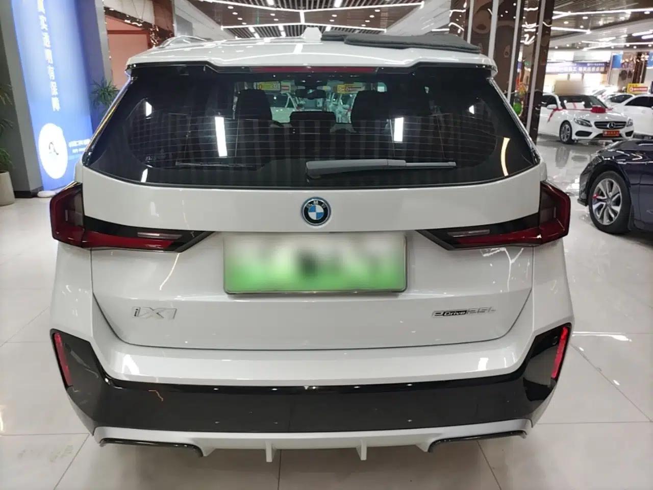 BMW iX1 2023 eDrive25L M Sport Package — миниатюра 5