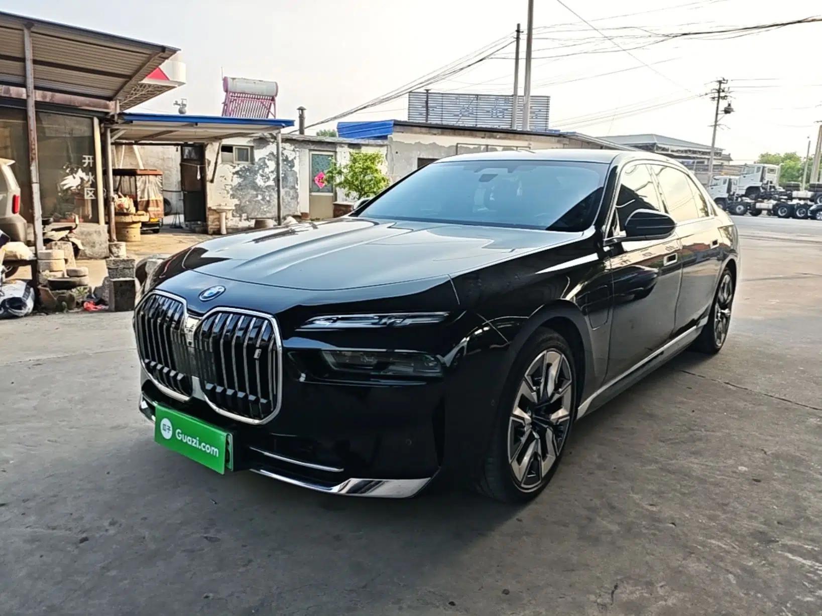 BMW i7 2023 eDrive50L Prestige Luxury Package — миниатюра 1
