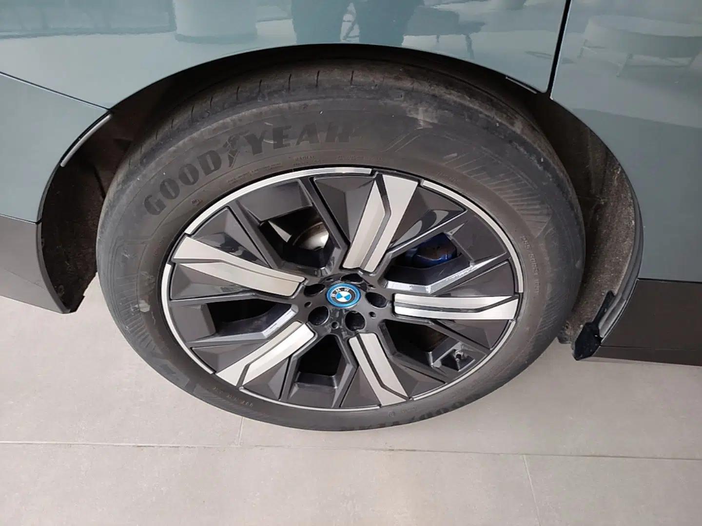 BMW iX 2022 xDrive40 — миниатюра 10