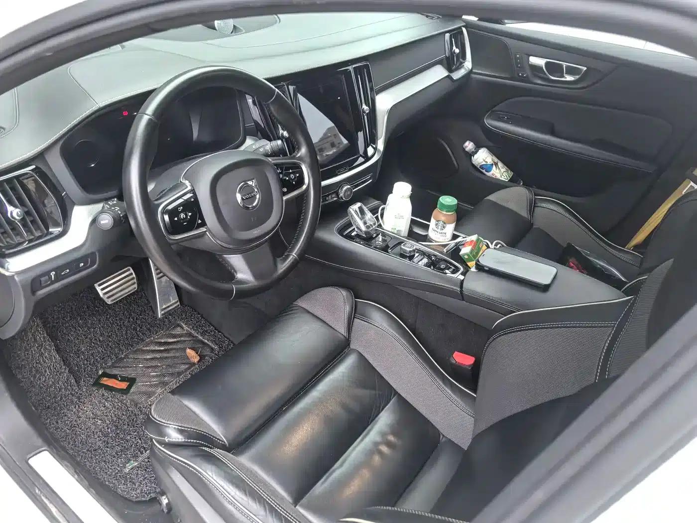 2020 Volvo S60 Plug-in Hybrid T8 E-Drive Hybrid AWD Inscription Sport Edition — миниатюра 3