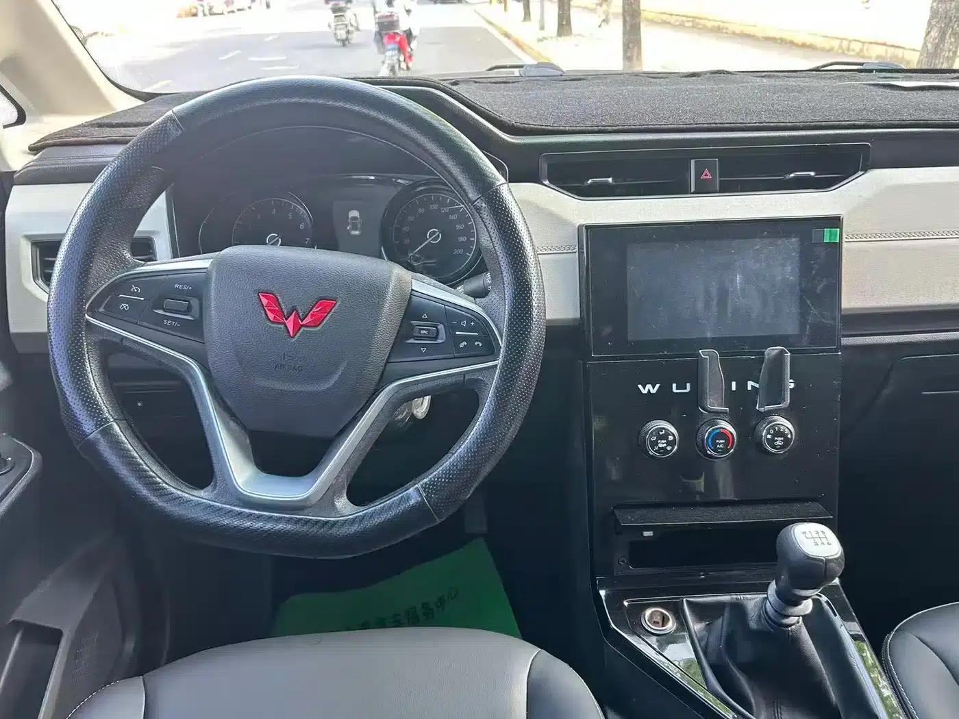 Wuling Journey 2021 1.5T Manual Deluxe Edition — миниатюра 7