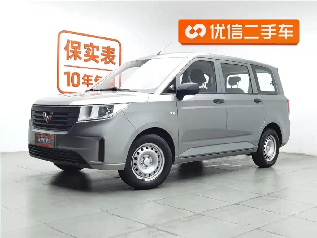 Wuling Hongguang PLUS 2019 1.5T Manual Standard 5-Seater — миниатюра 1