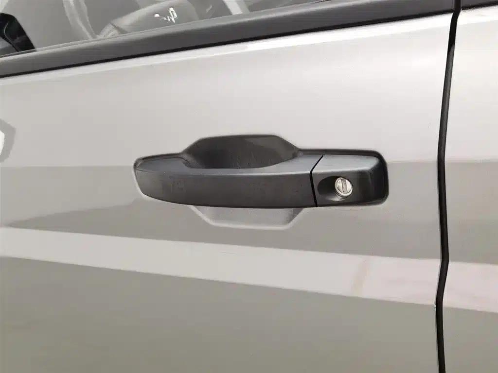 Wuling Hongguang PLUS 2019 1.5T Manual Standard 5-Seater — миниатюра 18
