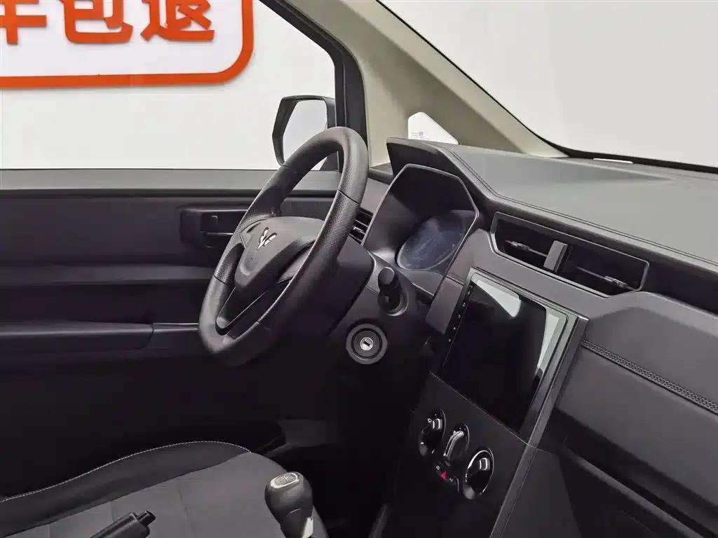 Wuling Hongguang PLUS 2019 1.5T Manual Standard 5-Seater — миниатюра 22