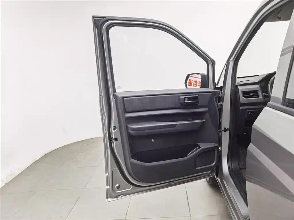 Wuling Hongguang PLUS 2019 1.5T Manual Standard 5-Seater — миниатюра 8