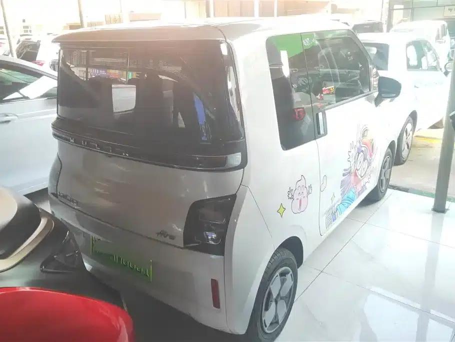 Wuling Air ev Clear Sky 2023 Model, Four-Seat - Advanced Edition — миниатюра 3