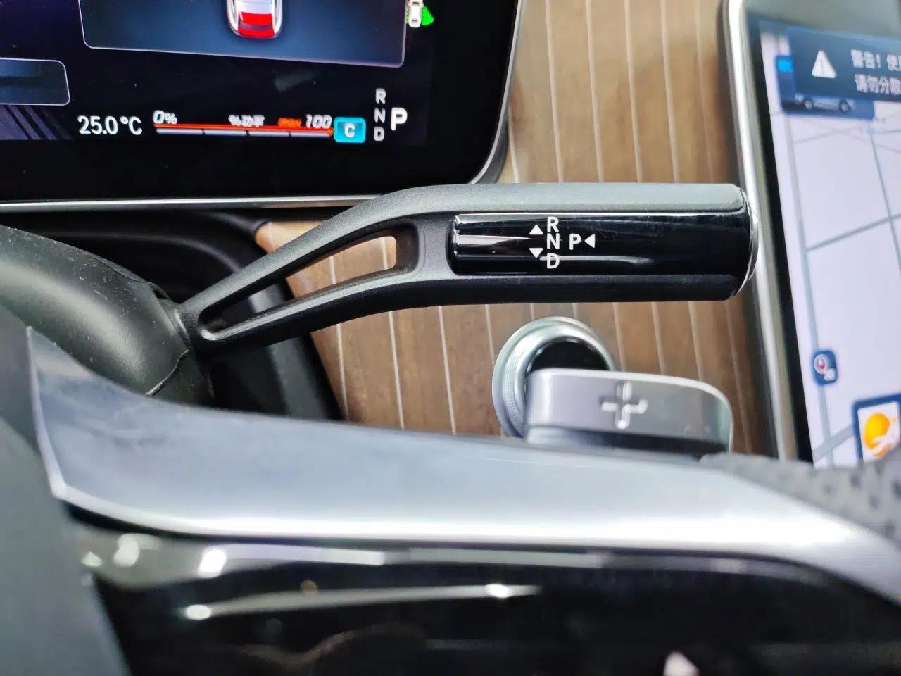 Mercedes-Benz EQE SUV 2023 350 4MATIC Pioneer Edition — миниатюра 15