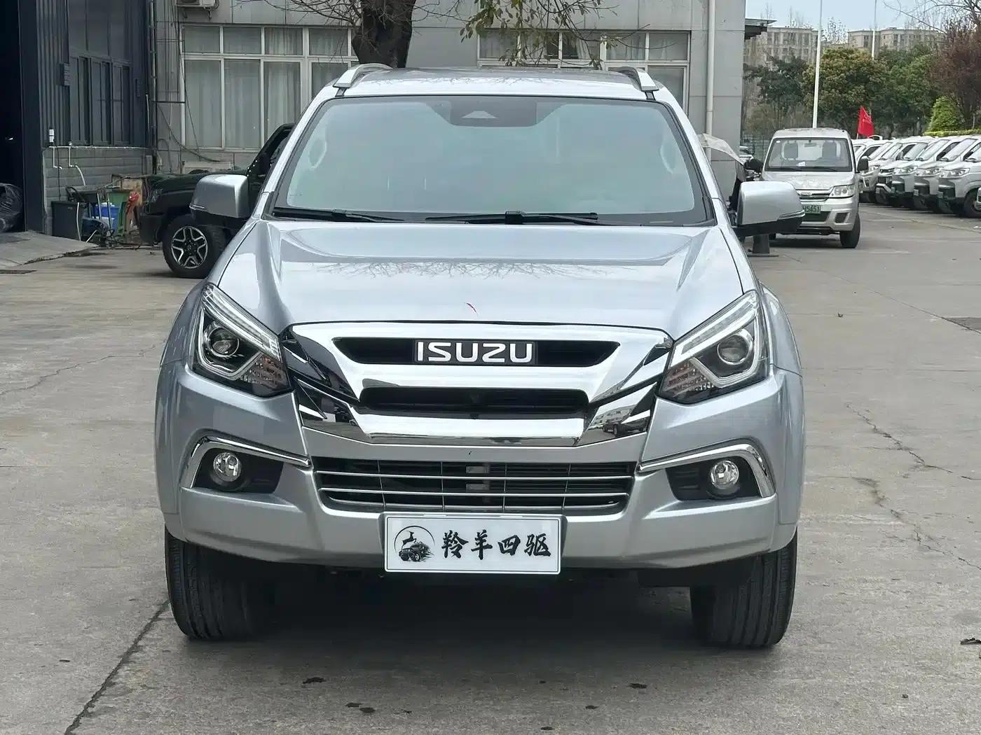 2022 mu-X Ranger 2.0T Gasoline Automatic 4WD Enjoyable 7-Seater — миниатюра 1