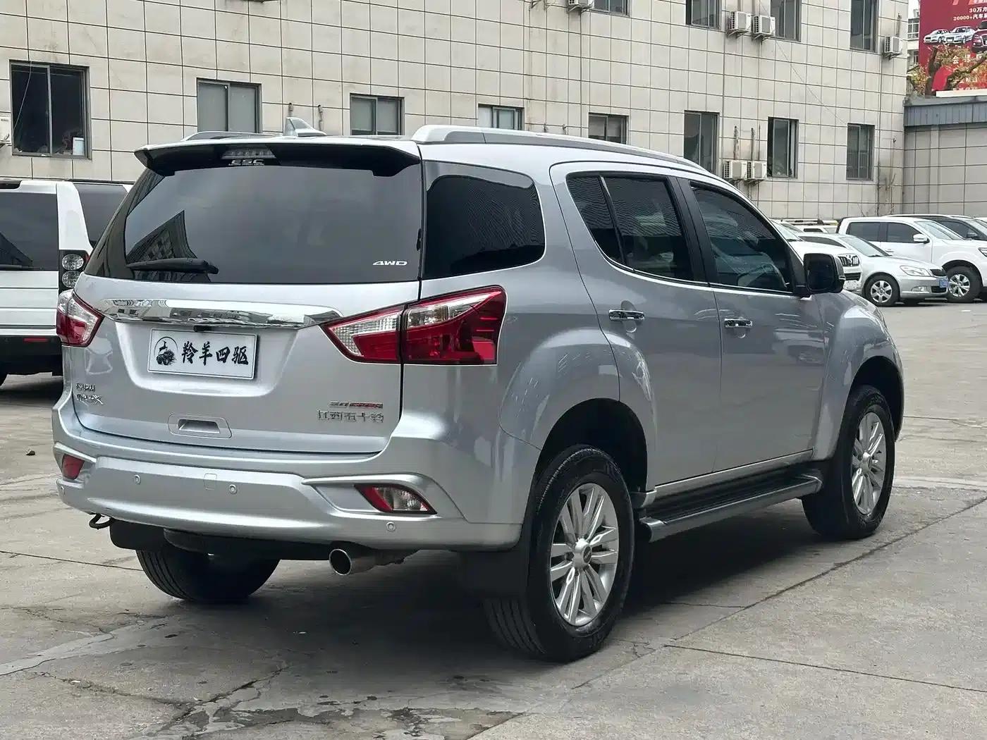 2022 mu-X Ranger 2.0T Gasoline Automatic 4WD Enjoyable 7-Seater — миниатюра 15