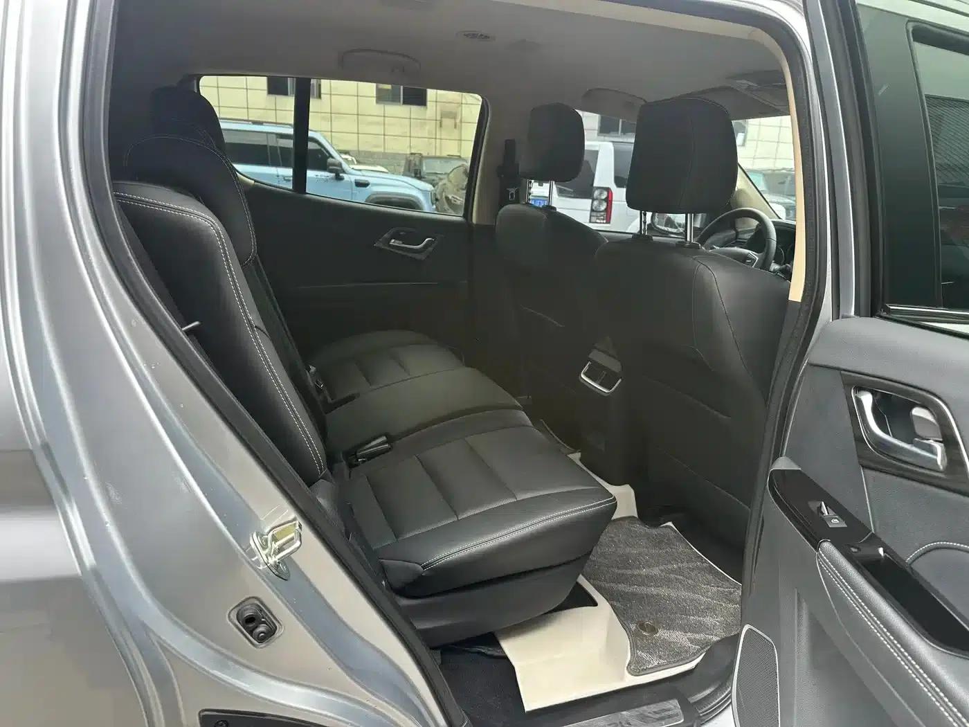 2022 mu-X Ranger 2.0T Gasoline Automatic 4WD Enjoyable 7-Seater — миниатюра 10