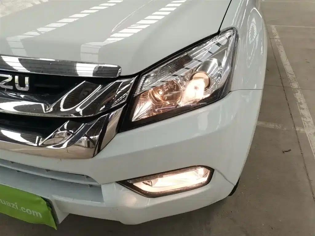 mu-X Ranger 2017 2.5T 2WD Automatic Touring Edition 7-Seater — миниатюра 24