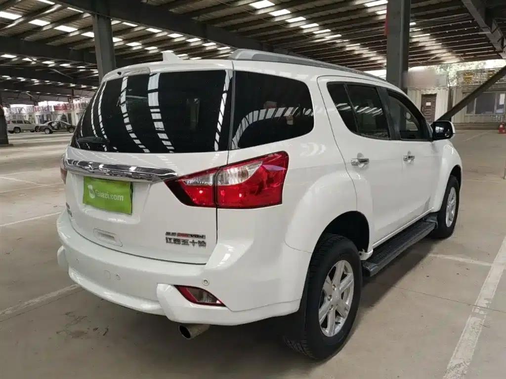mu-X Ranger 2017 2.5T 2WD Automatic Touring Edition 7-Seater — миниатюра 7