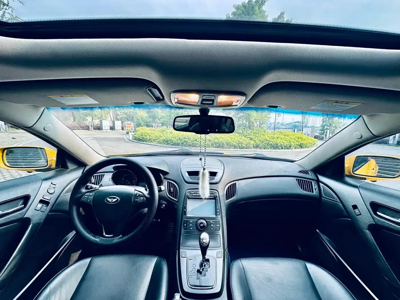 Genesis Coupe 2012 2.0T Automatic Luxury Edition — миниатюра 11