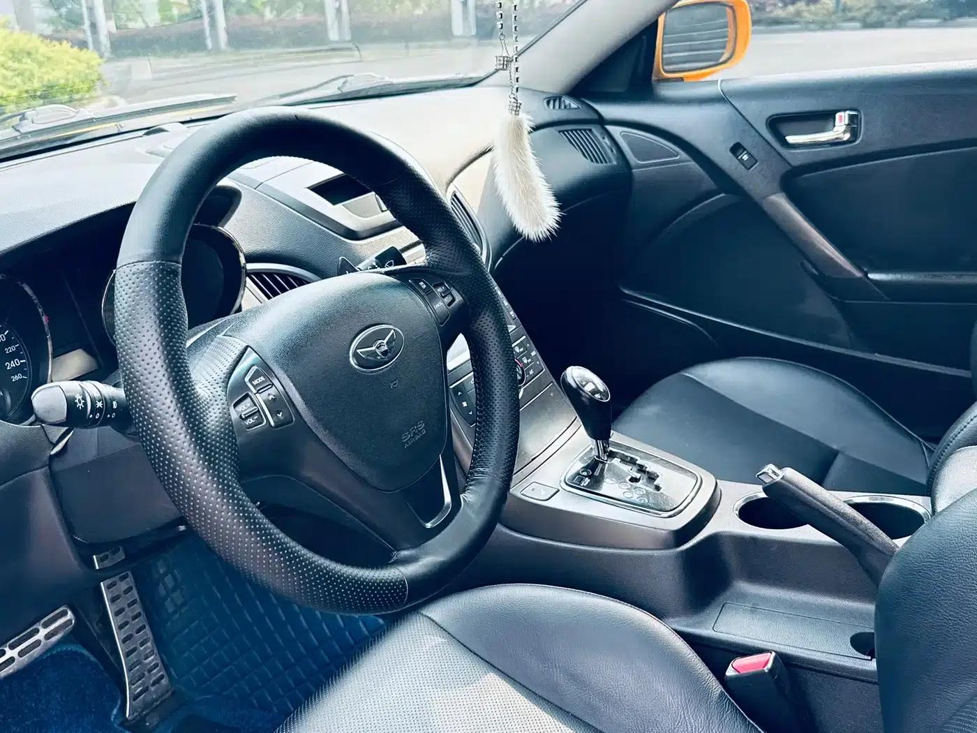 Genesis Coupe 2012 2.0T Automatic Luxury Edition — миниатюра 13
