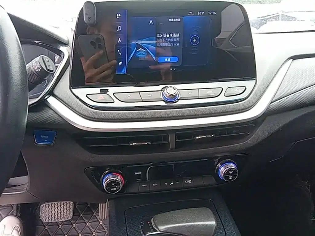 Chevrolet Menlo 2020 Galaxy Edition — миниатюра 13