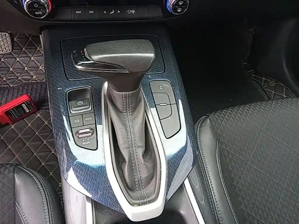 Chevrolet Menlo 2020 Galaxy Edition — миниатюра 14