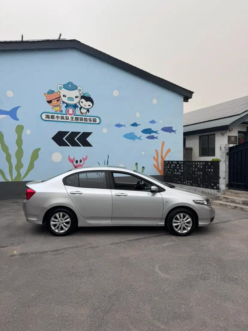 Honda City Classic 2014 Style 1.5L Automatic Elite Edition — миниатюра 4
