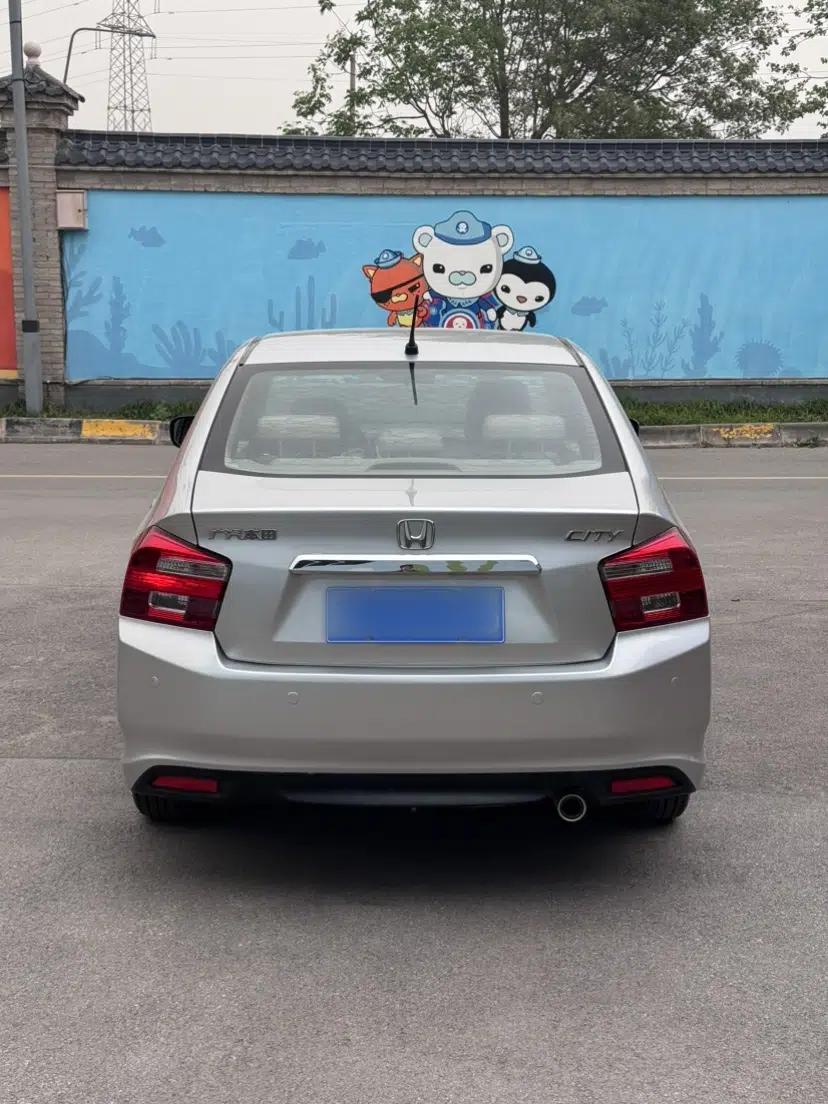 Honda City Classic 2014 Style 1.5L Automatic Elite Edition — миниатюра 5