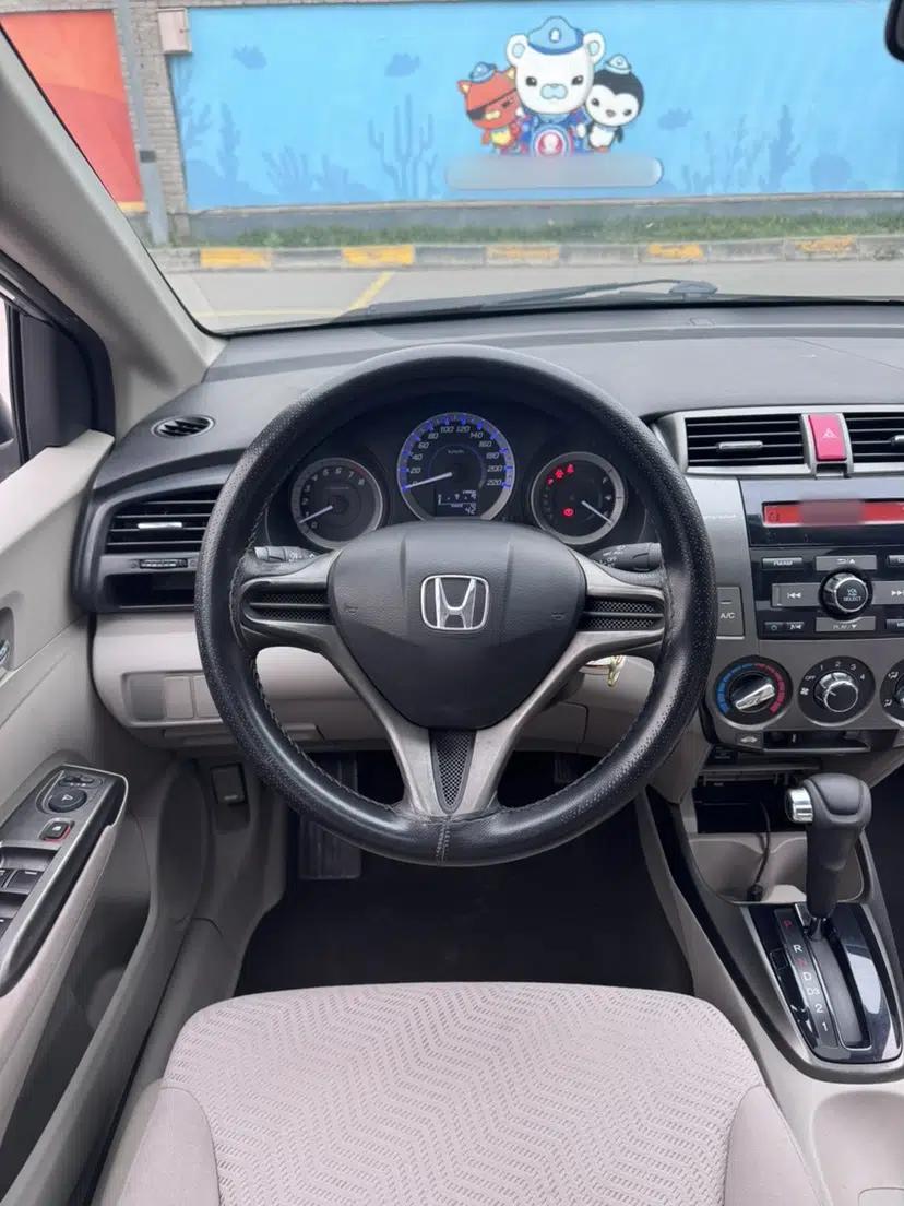 Honda City Classic 2014 Style 1.5L Automatic Elite Edition — миниатюра 8