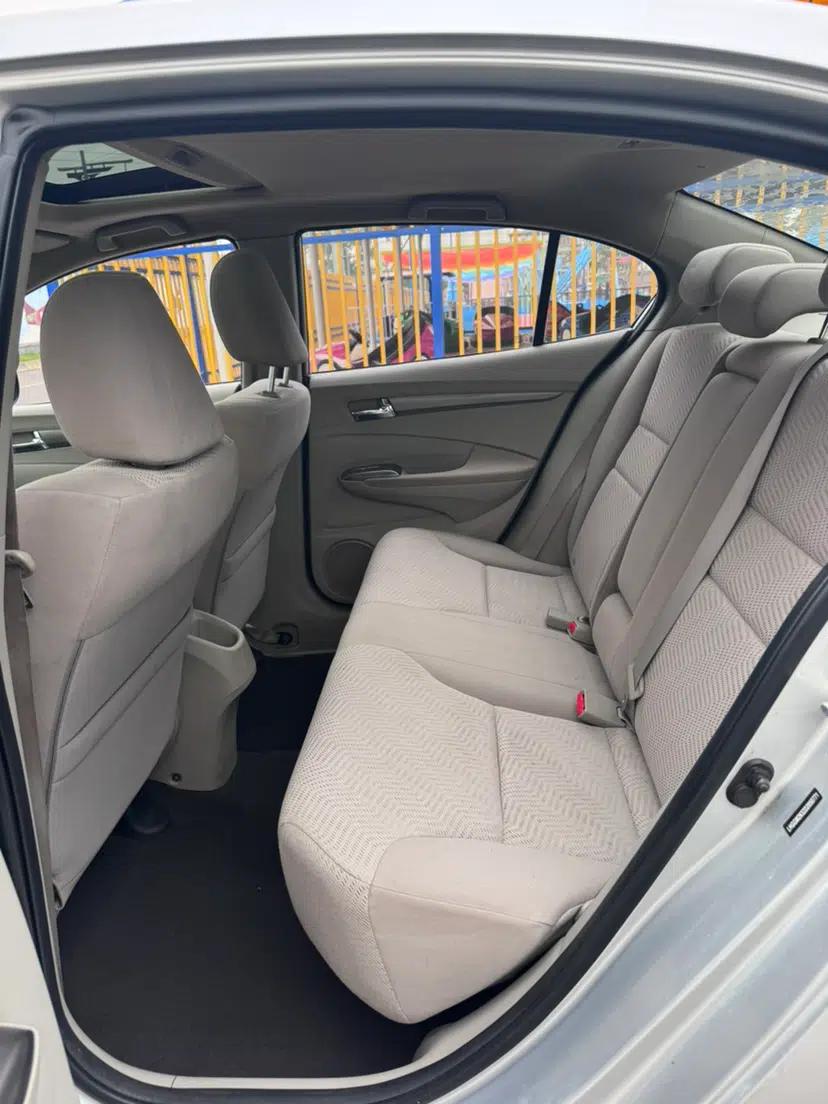 Honda City Classic 2014 Style 1.5L Automatic Elite Edition — миниатюра 10