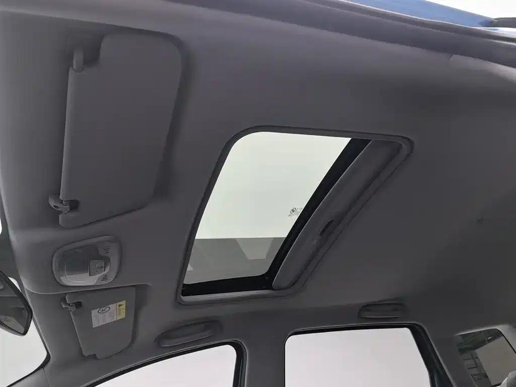 Chevrolet Aveo RV 2016 1.5L Automatic Smart Edition — миниатюра 14