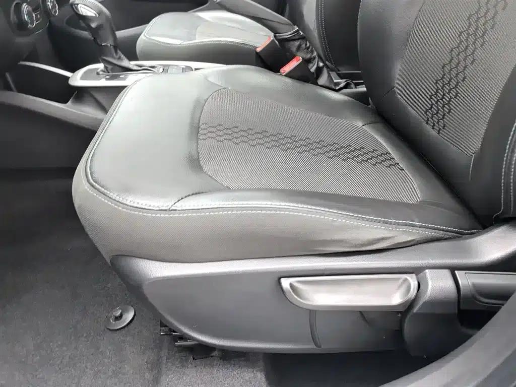 Chevrolet Aveo RV 2016 1.5L Automatic Smart Edition — миниатюра 20