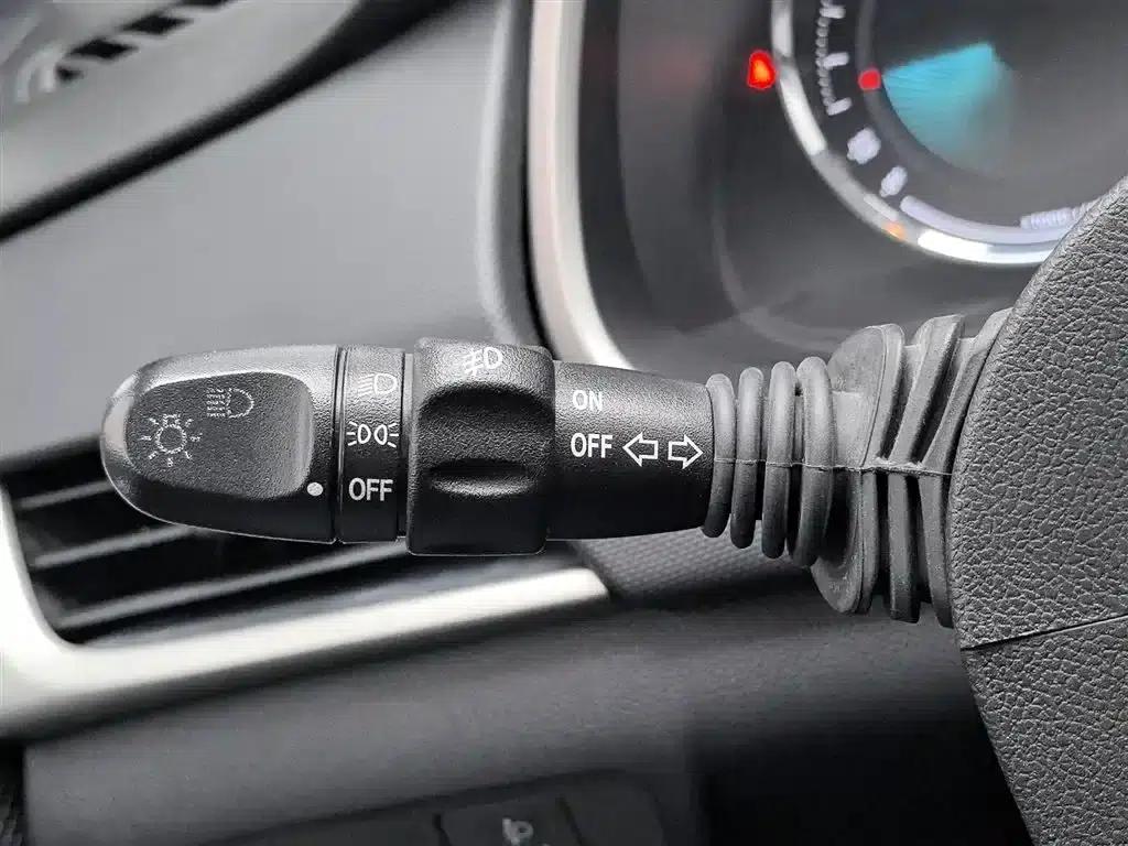 Chevrolet Aveo RV 2016 1.5L Automatic Smart Edition — миниатюра 21
