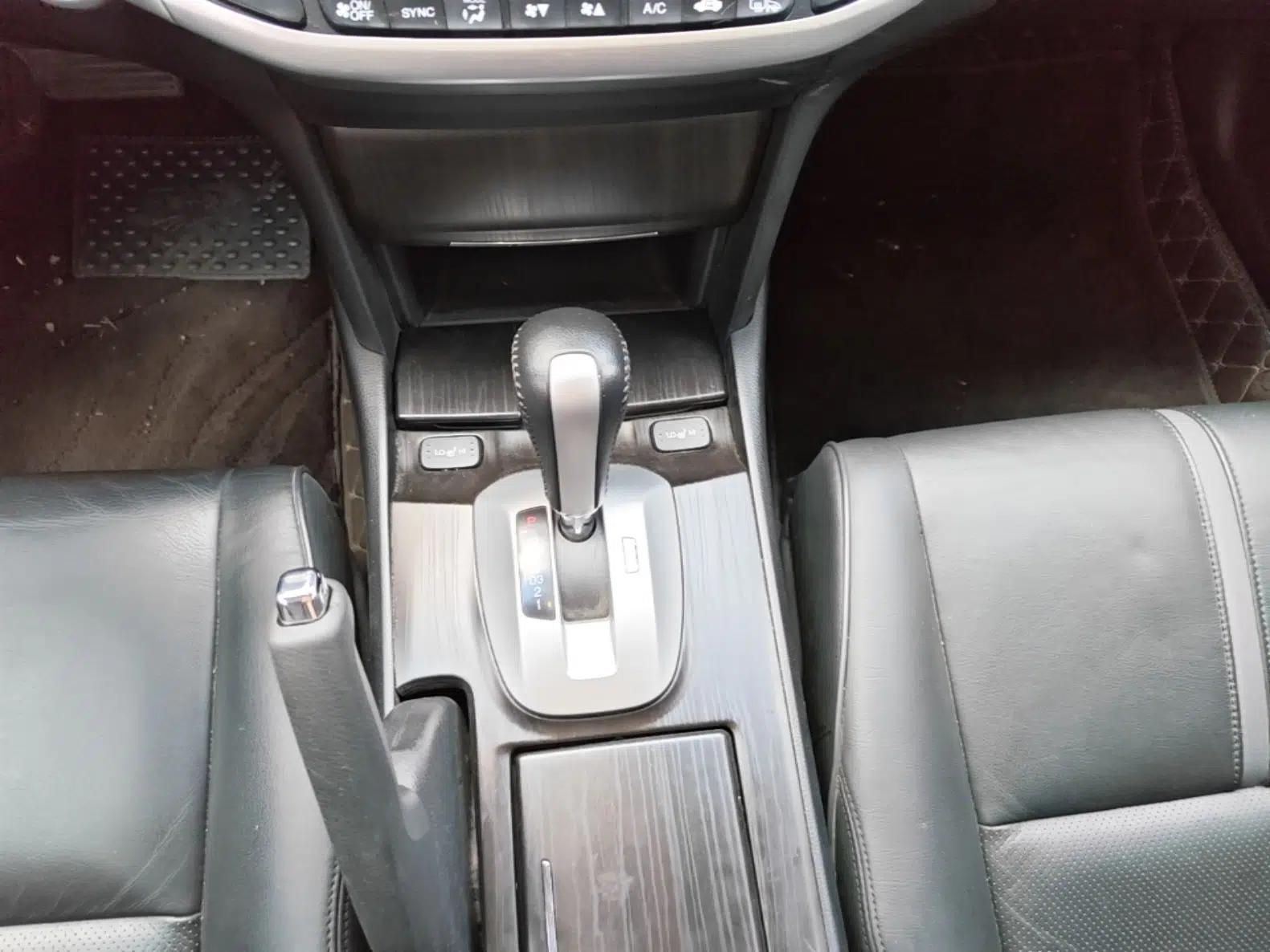 Honda Crosstour 2014 2.4L Luxury Edition — миниатюра 17