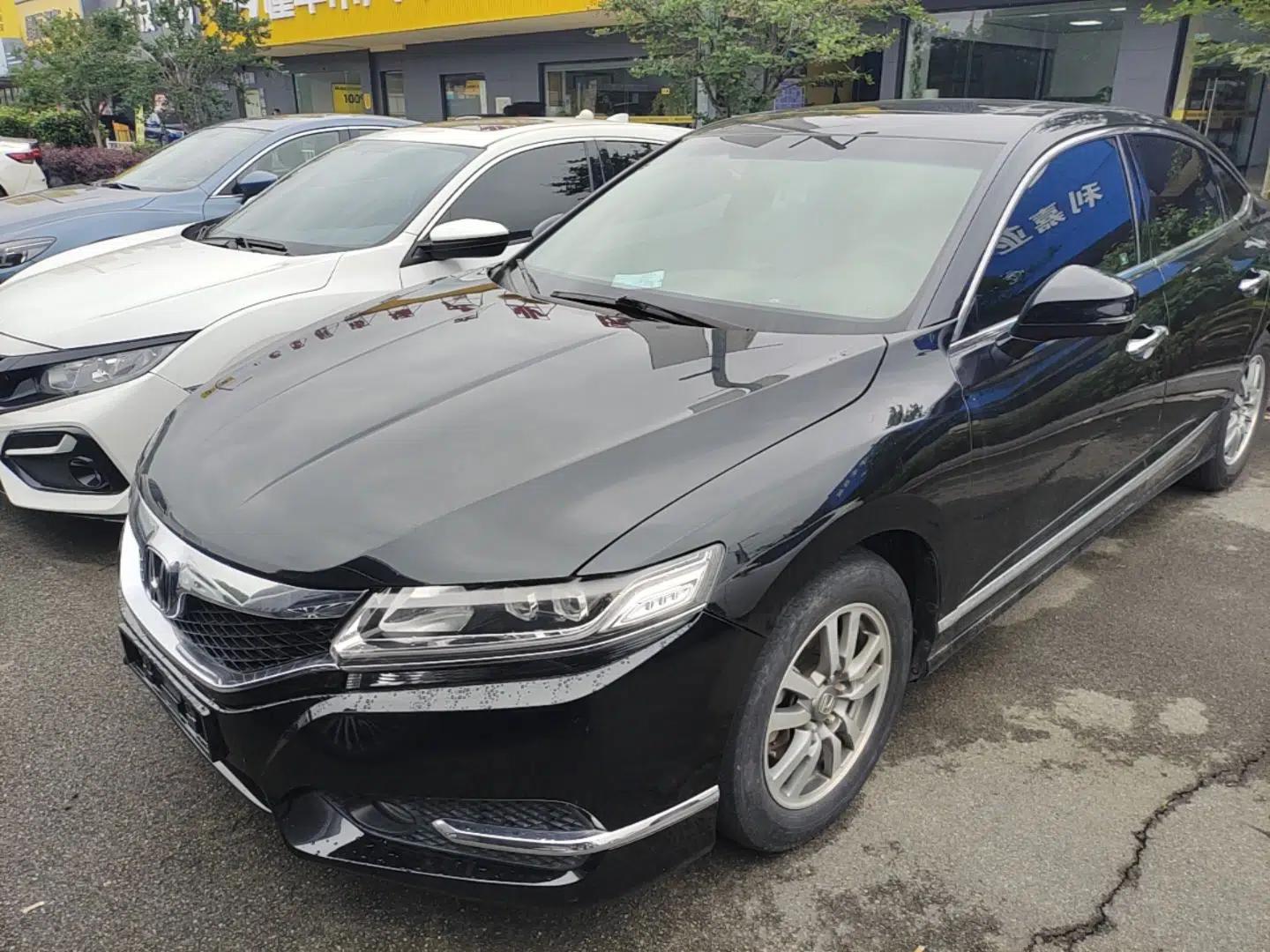 Honda Spirior 2015 2.0L Prestige Edition — миниатюра 1