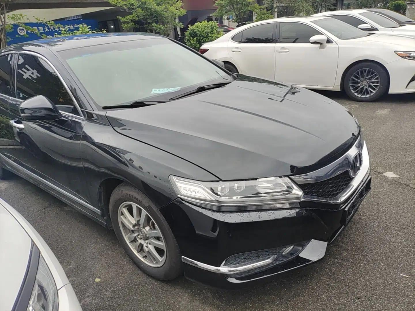 Honda Spirior 2015 2.0L Prestige Edition — миниатюра 3