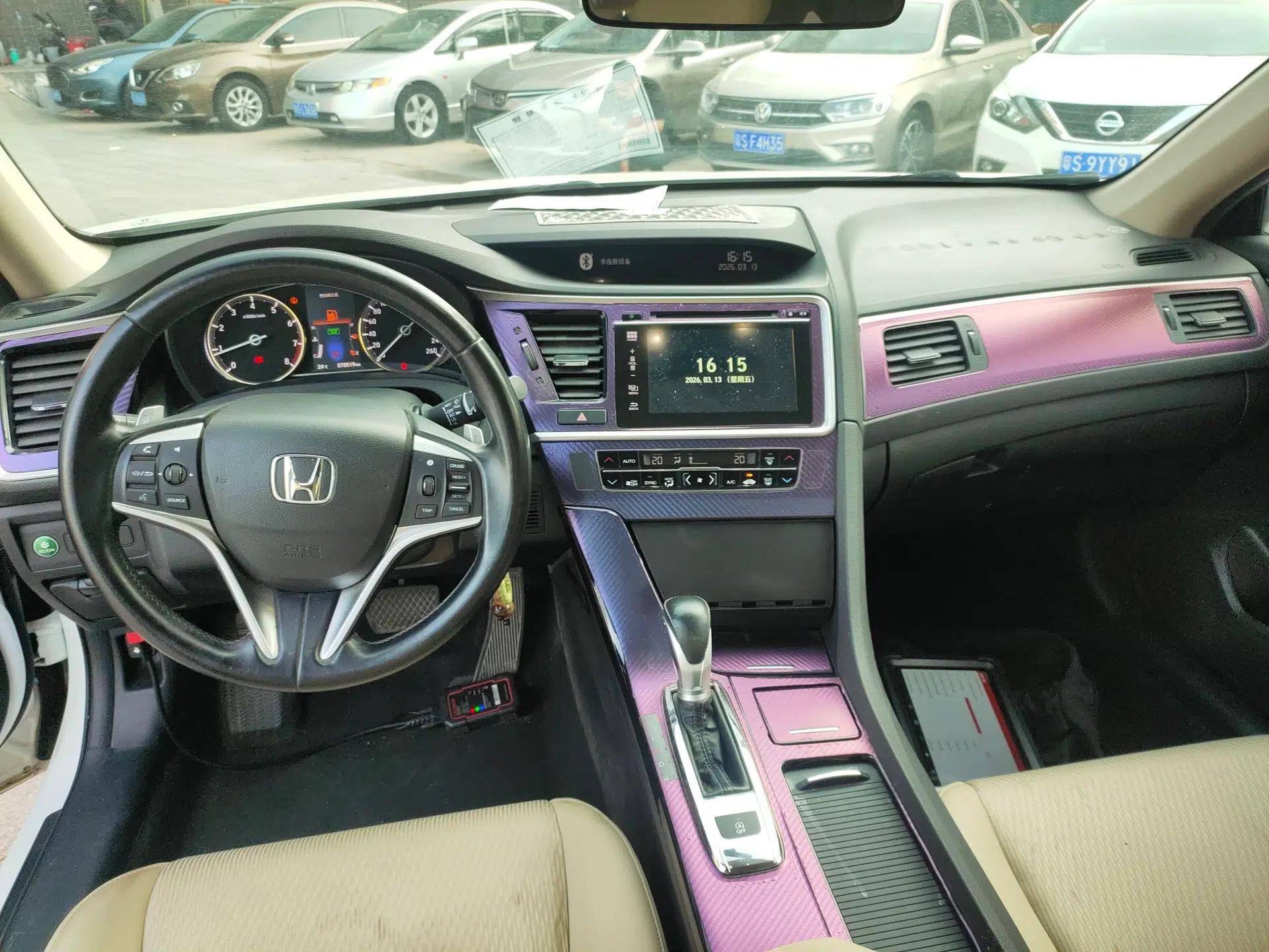 Honda Spirior 2015 2.0L Luxury Edition — миниатюра 13