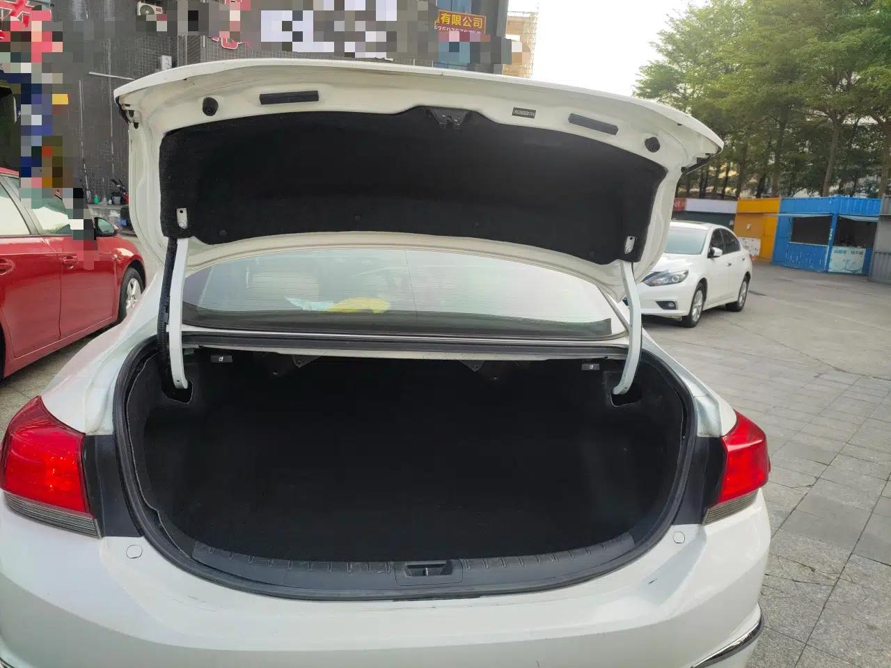 Honda Spirior 2015 2.0L Luxury Edition — миниатюра 22