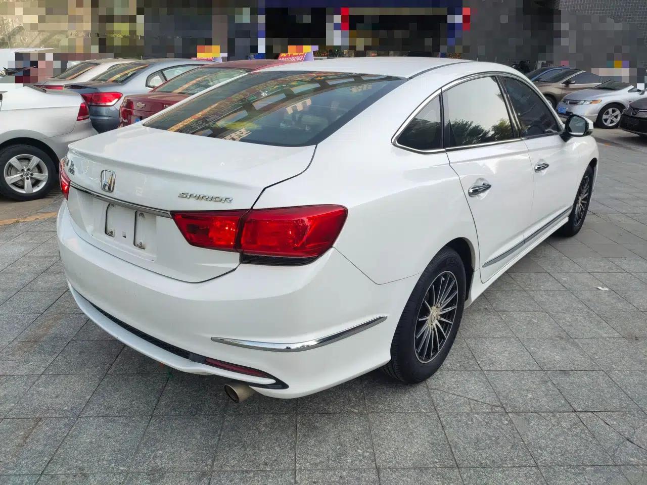 Honda Spirior 2015 2.0L Luxury Edition — миниатюра 6