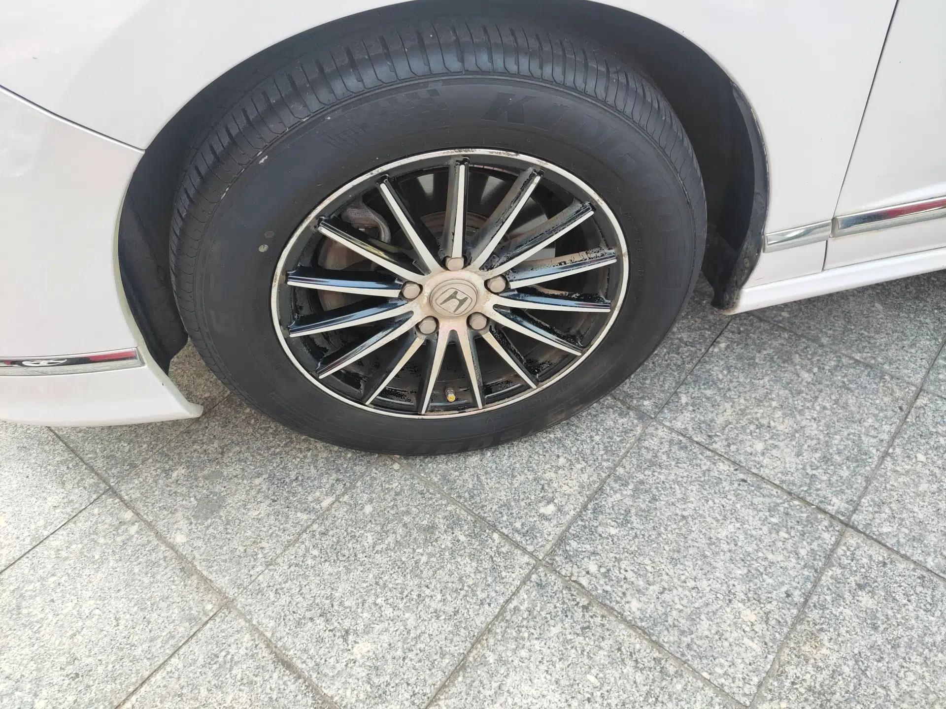 Honda Spirior 2015 2.0L Luxury Edition — миниатюра 8