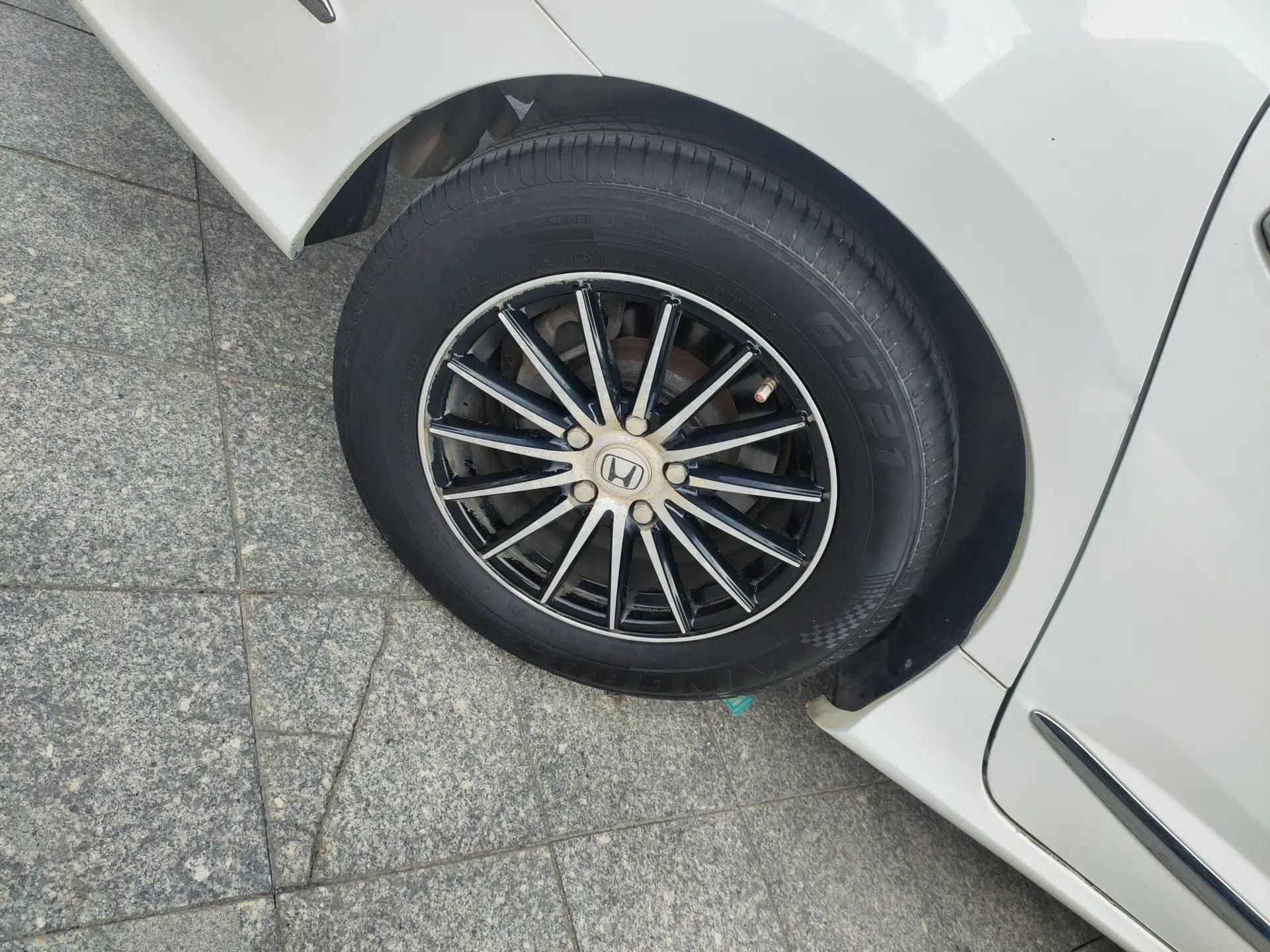 Honda Spirior 2015 2.0L Luxury Edition — миниатюра 10