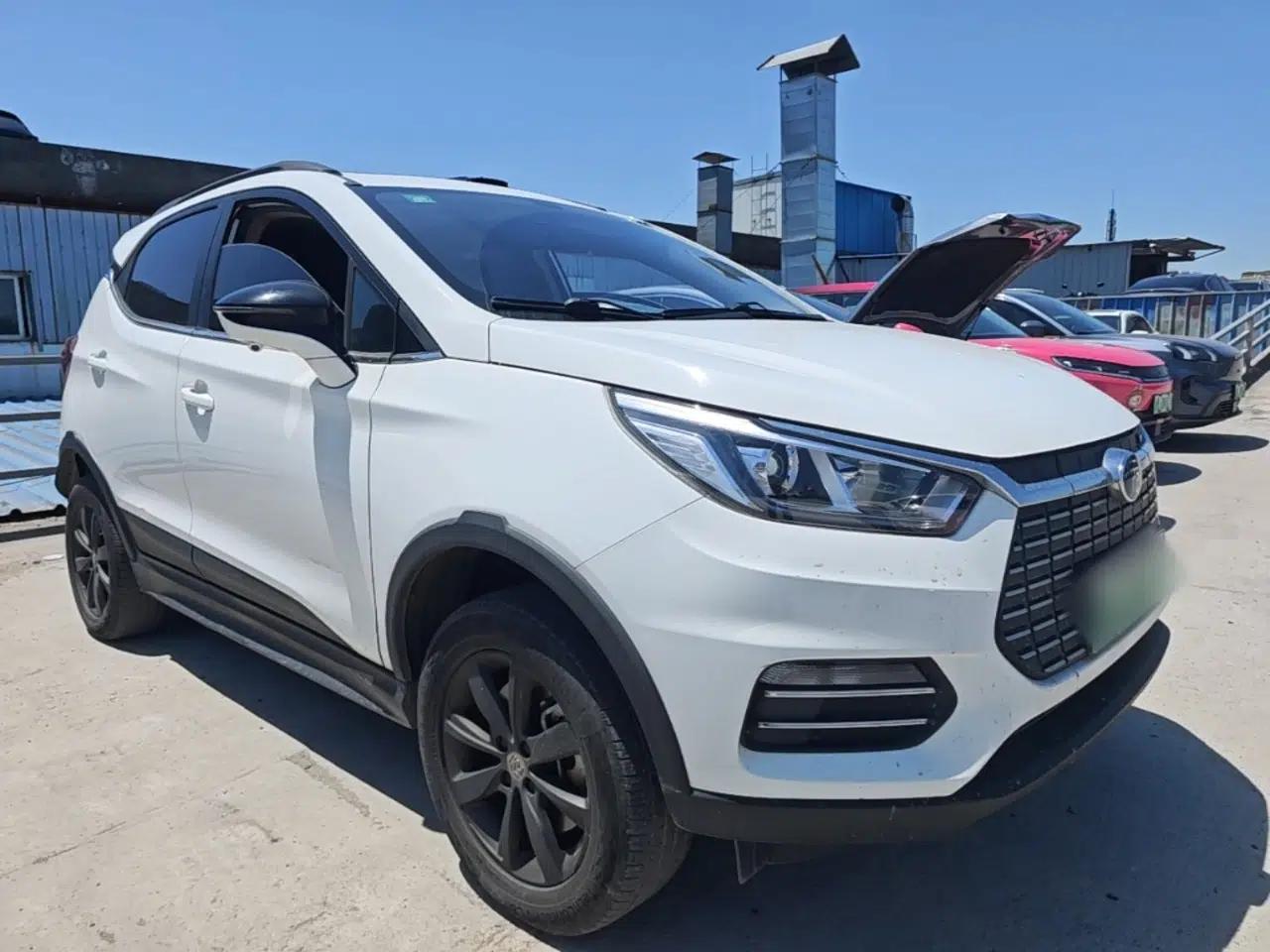 BYD Yuan New Energy 2018 EV360 Smart Connect Cool Edition — миниатюра 3