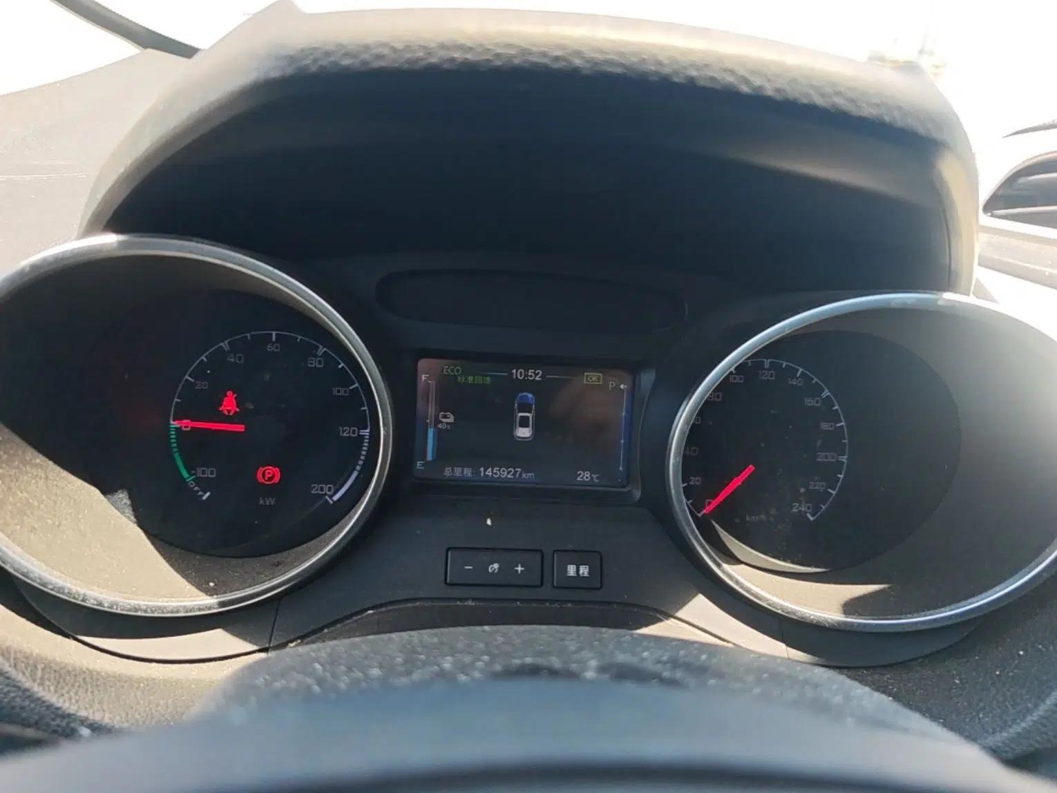 BYD Yuan New Energy 2018 EV360 Smart Connect Cool Edition — миниатюра 10