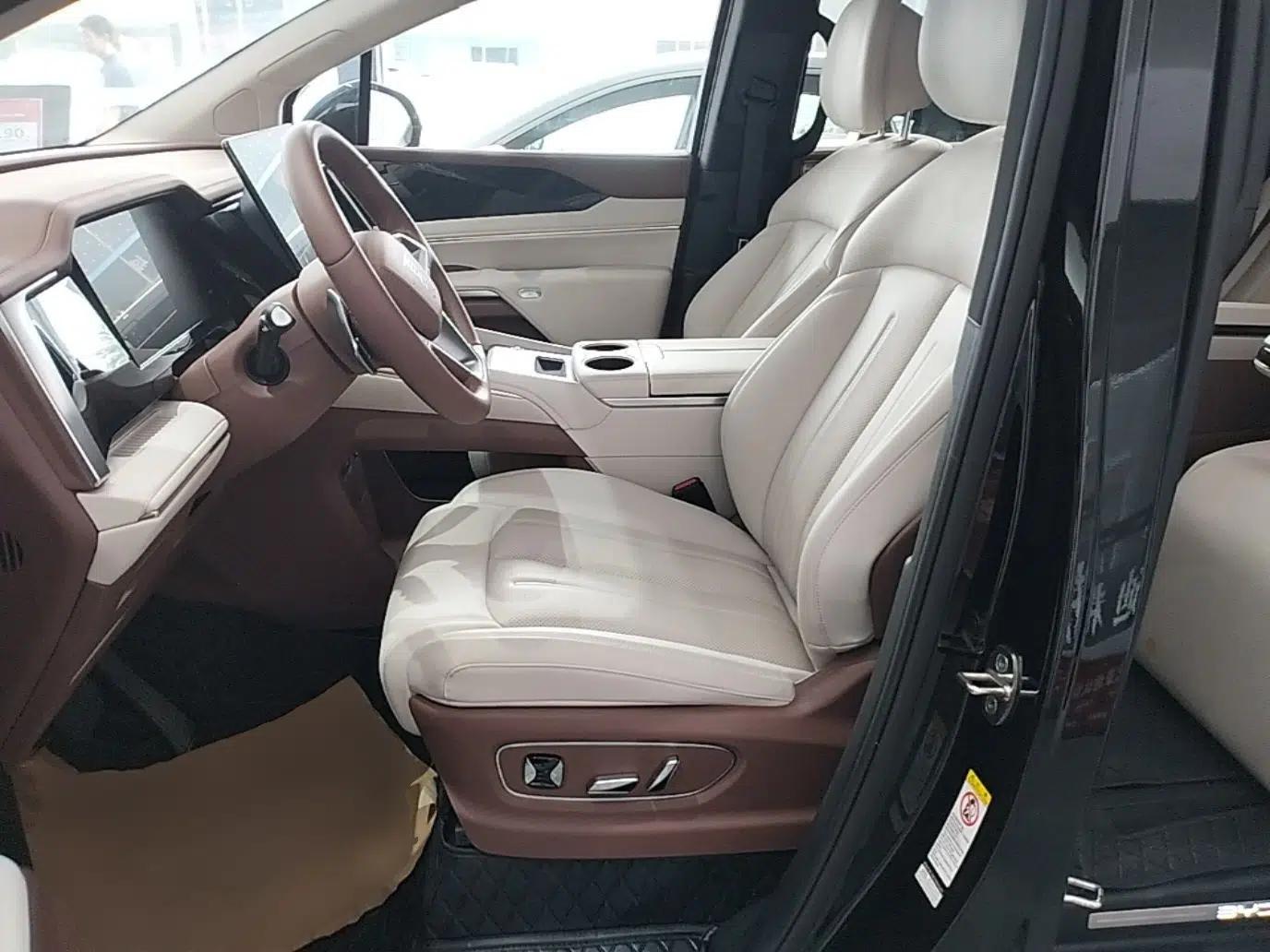 BYD Xia 2025 DM-i 1.5T 180km Excellence Model — миниатюра 18