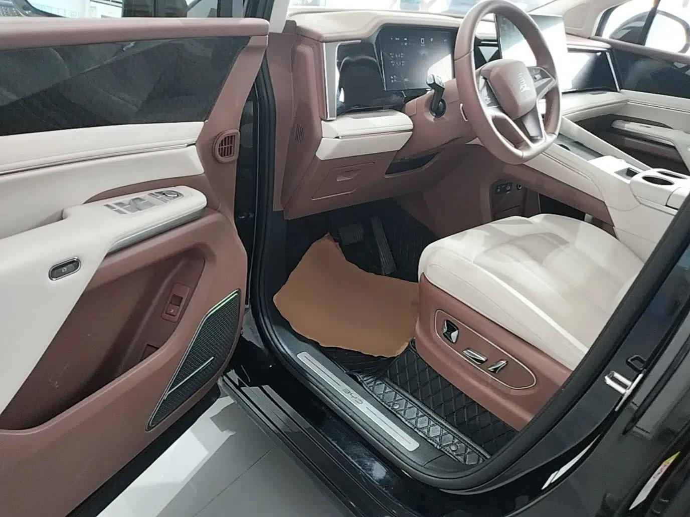 BYD Xia 2025 DM-i 1.5T 180km Excellence Model — миниатюра 19