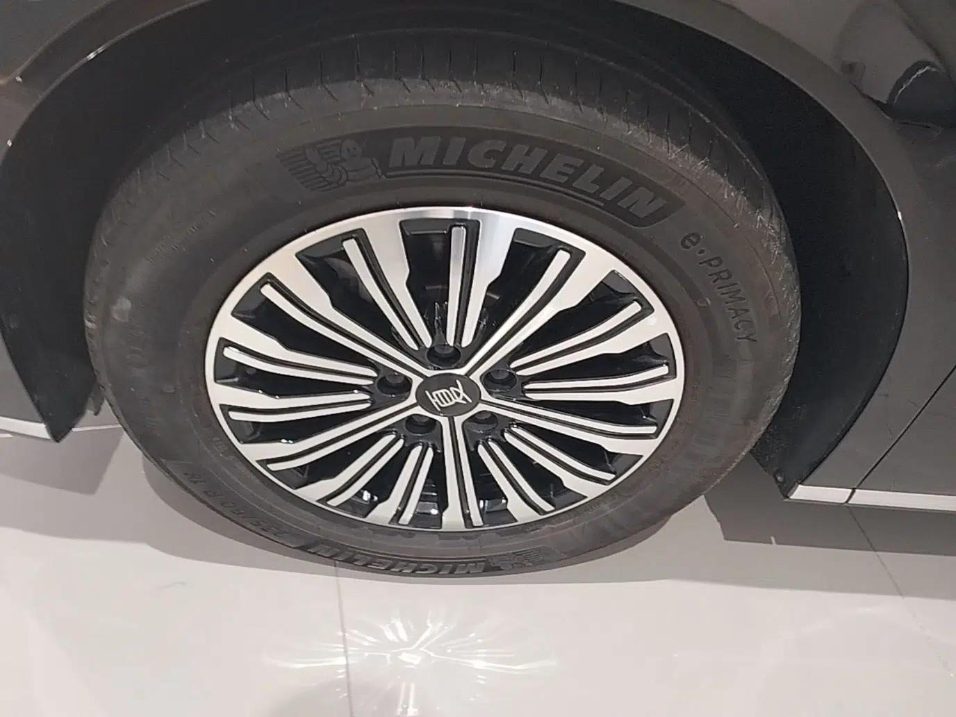 BYD Xia 2025 DM-i 1.5T 180km Excellence Model — миниатюра 8