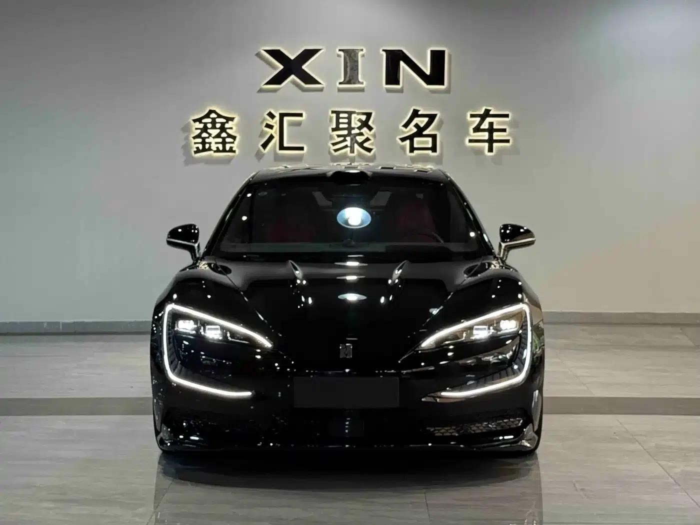 Looking up at the U7 2025 EV five-seater luxury edition — миниатюра 1