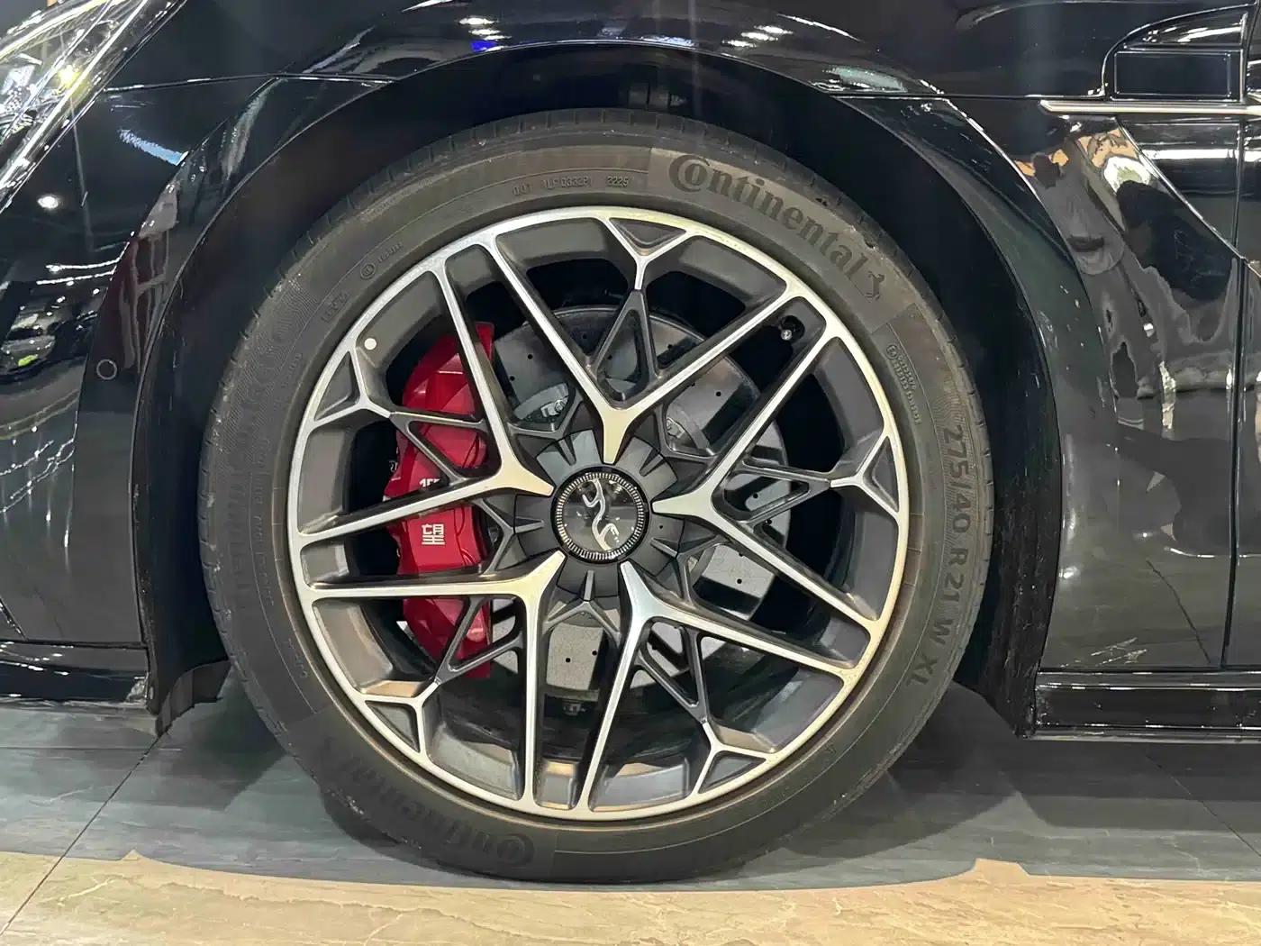 Looking up at the U7 2025 EV five-seater luxury edition — миниатюра 20
