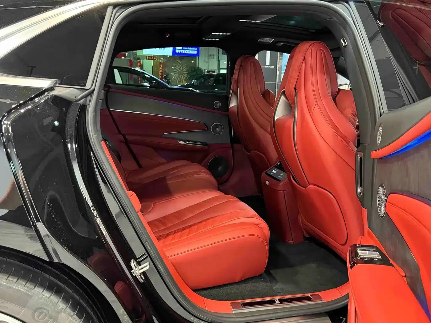 Looking up at the U7 2025 EV five-seater luxury edition — миниатюра 9