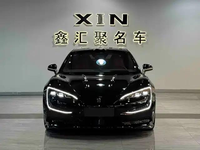 Looking up at the U7 2025 EV five-seater luxury edition
